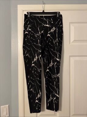 Old Navy Black Marble-Print Leggings